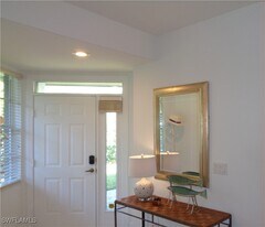 515 Laguna Royale Blvd in Naples, FL - Building Photo