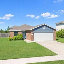 204 Phillips St in Hutto, TX - Building Photo