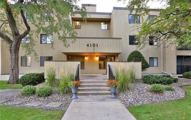 property at 4101 Parklawn Ave