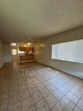 1140 W Tulare Ave in Visalia, CA - Building Photo - Building Photo