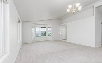 8007 Redonda Dr in Pasco, WA - Building Photo - Building Photo