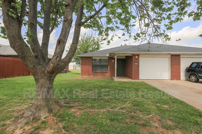 property at 2219 W Roselawn St