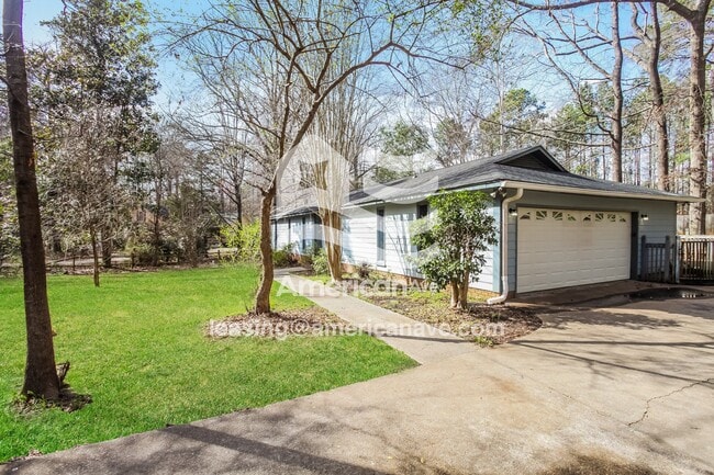 111 Glenwood Dr in Chapin, SC - Building Photo - Building Photo