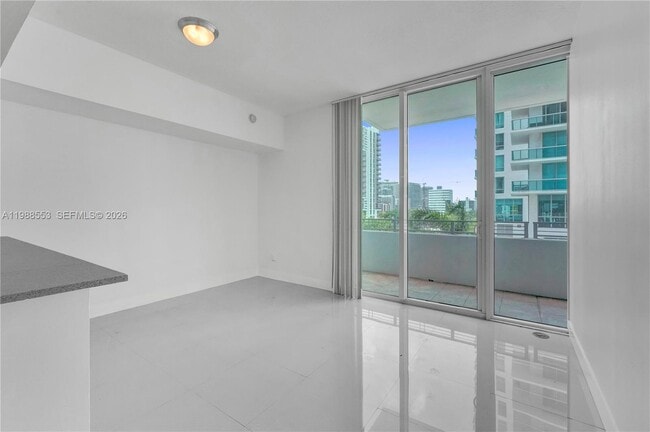 350 NE 24th St, Unit 507 in Miami, FL - Foto de edificio - Building Photo