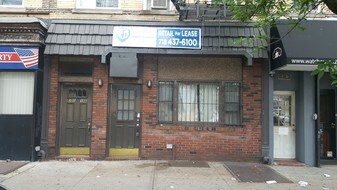 7118 Myrtle Ave in Ridgewood, NY - Building Photo