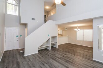 425 S Sunrise Dr in Gilbert, AZ - Foto de edificio - Building Photo