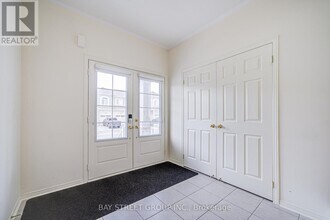 24 Ness Dr in Richmond Hill, ON - Building Photo - Building Photo