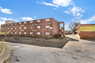 2450 Ketchum in Memphis, TN - Building Photo - Building Photo