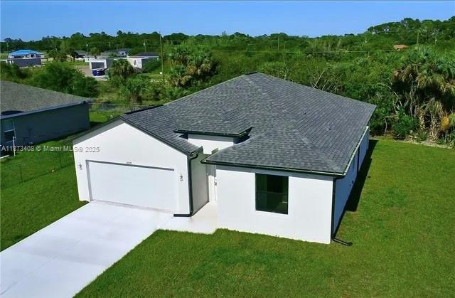 8007 Vega Ct in La Belle, FL - Building Photo
