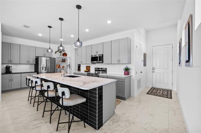 5831 Mezzana Run in Palmetto, FL - Building Photo - Building Photo
