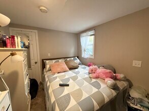 327 Whiton St in Jersey City, NJ - Building Photo - Building Photo