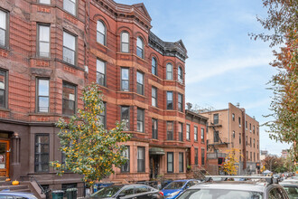 20 Saint Johns Ln in New York, NY - Building Photo - Building Photo