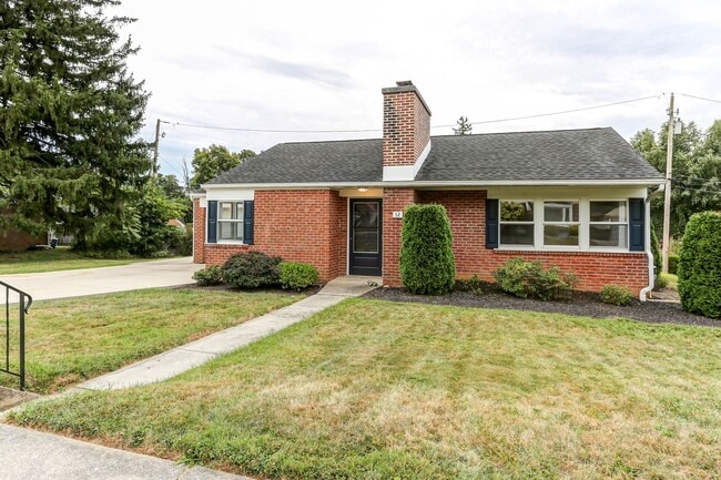 32 Highland Dr in Camp Hill, PA - Building Photo - Building Photo