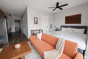 4647 Dodge St, Unit SI ID1534935P in Omaha, NE - Building Photo