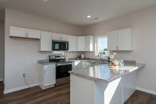 3131-3201 Noble Dr in Mankato, MN - Building Photo