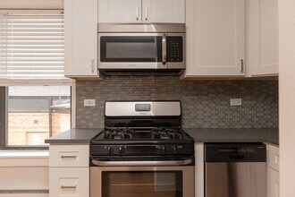 2423 N Kedzie in Chicago, IL - Building Photo - Building Photo