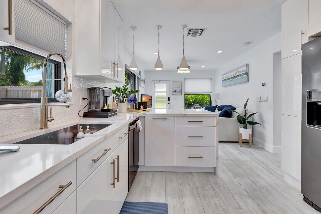 201 SE 7th St in Delray Beach, FL - Building Photo