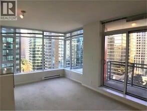 1211 Melville St in Vancouver, BC - Building Photo - Building Photo