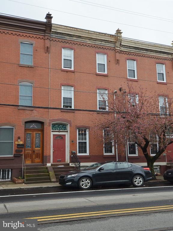 property at 2422 Poplar St
