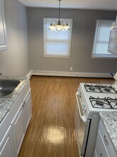 9A Hemlock Dr in Bay Shore, NY - Foto de edificio - Building Photo