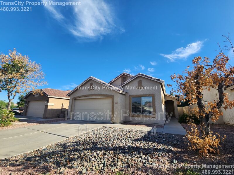 10813 W Virginia Ave in Avondale, AZ - Foto de edificio