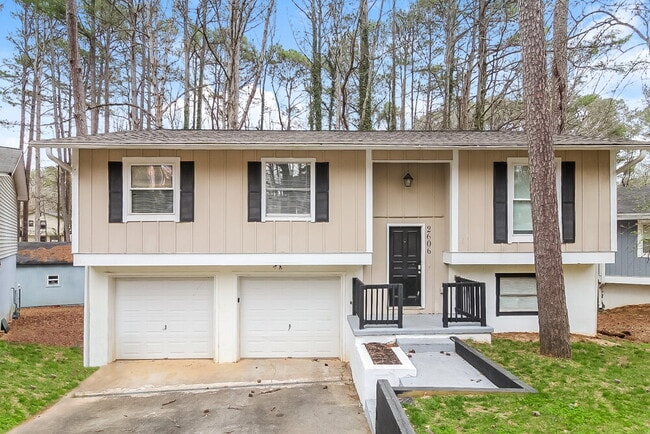 property at 2606 Northbrook Rd