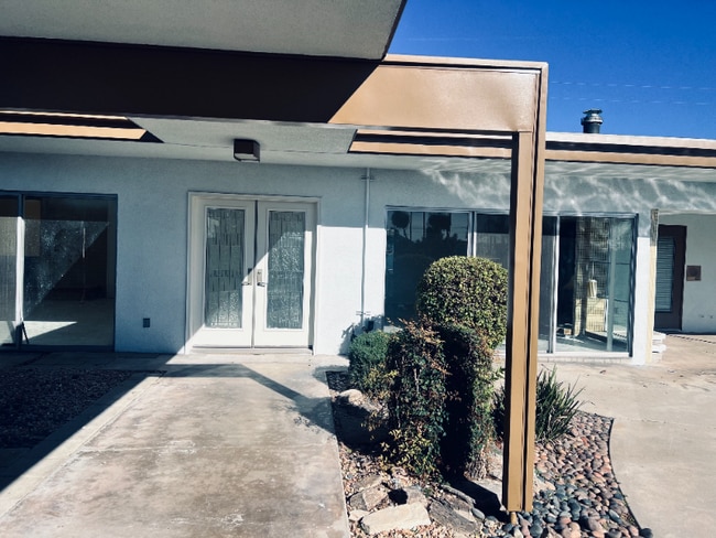 1 Manzanita Dr