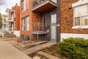 2518 Saint-Zotique St E in Montréal, QC - Building Photo