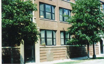 3948 N Clarendon Ave in Chicago, IL - Foto de edificio - Building Photo