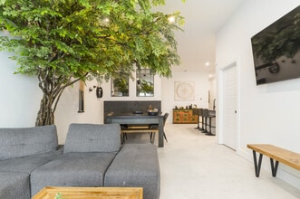 4107 QC-335 in Montréal, QC - Building Photo - Building Photo