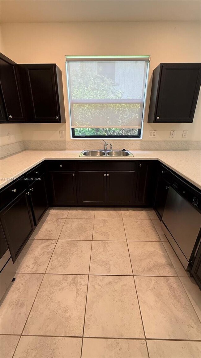 11432 SW 252nd Ter in Princeton, FL - Building Photo - Building Photo