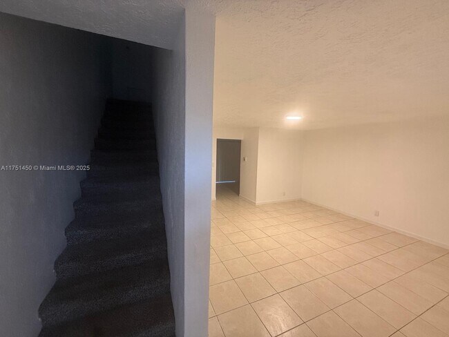 7501 Kimberly Blvd, Unit 102 in North Lauderdale, FL - Building Photo - Building Photo