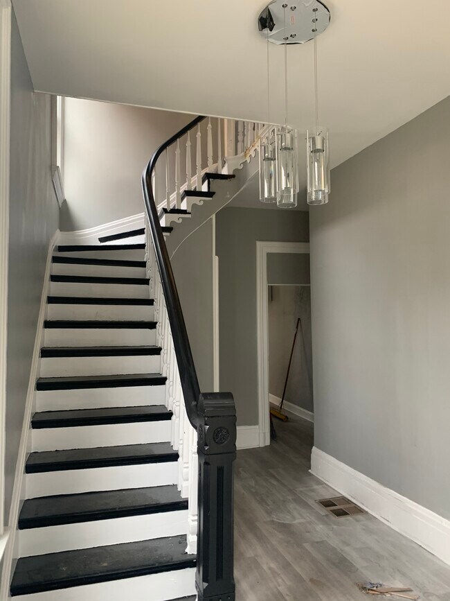 1812 Kinney Ave in Cincinnati, OH - Building Photo - Building Photo