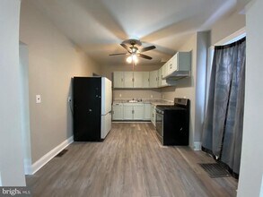 220 Pearl St in Norristown, PA - Building Photo - Building Photo