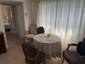 682 Monaco Ct in Delray Beach, FL - Foto de edificio - Building Photo