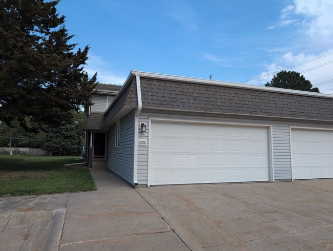 2228 Mirwyn Ct in Lincoln, NE - Building Photo - Building Photo