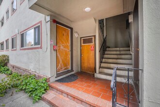 2732 Benvenue Ave in Berkeley, CA - Building Photo - Building Photo