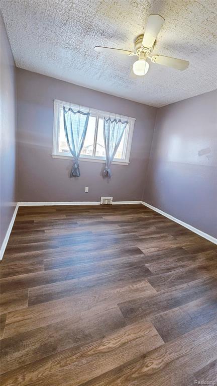 1495 Jeffrey Ln in Inkster, MI - Building Photo - Building Photo