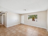 12589 Quinnault Rd in Apple Valley, CA - Foto de edificio - Building Photo