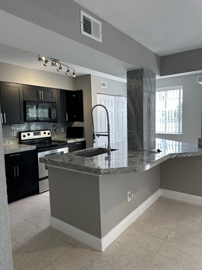 property at 2871 N Oakland Forest Dr