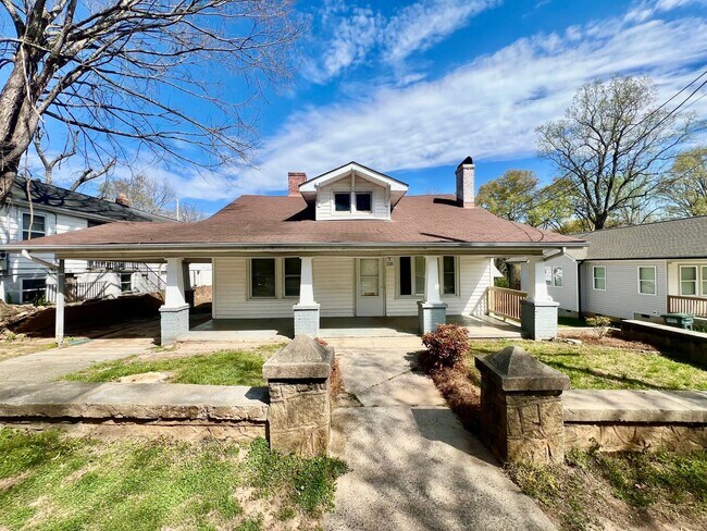 property at 118 W Harrison Ave