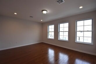 51 Cottage St in Bayonne, NJ - Building Photo - Building Photo