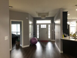 144 Candleberry Ln in Grafton, WI - Foto de edificio - Building Photo