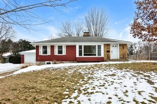 2420 Sumter Ave S in Minneapolis, MN - Building Photo