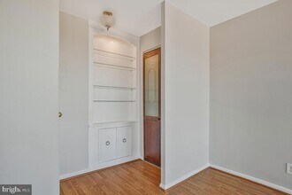 3450 Toledo Terrace, Unit 709 in Hyattsville, MD - Foto de edificio - Building Photo