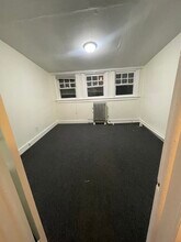 26 Park Dr N, Unit 1 in West Orange, NJ - Foto de edificio - Building Photo