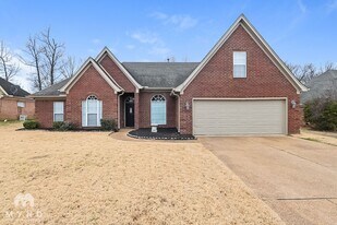 1113 Deer Creek Dr in Hernando, MS - Building Photo