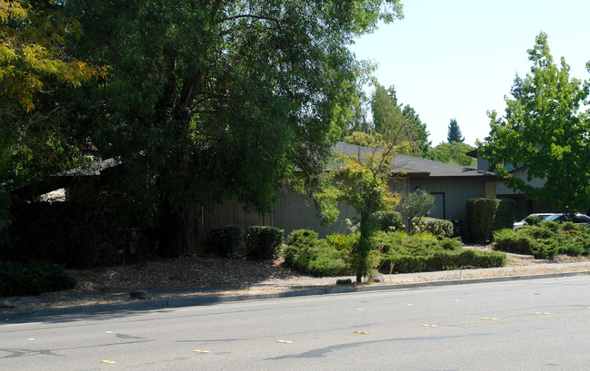 1850 Mission Blvd in Santa Rosa, CA - Building Photo - Building Photo