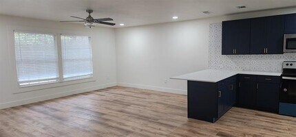 2500 Mayo St in Commerce, TX - Building Photo - Building Photo