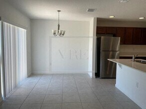1377 Lucerne Loop Rd NE in Winter Haven, FL - Building Photo - Building Photo